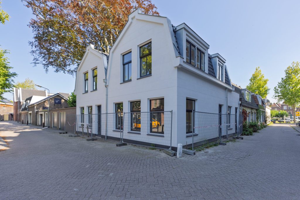 Prijs en adres op aanvraag