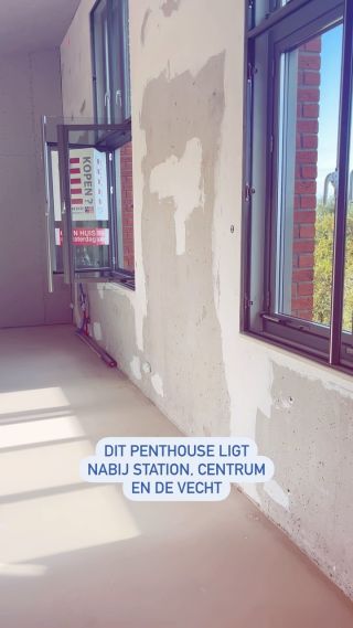 Exclusief casco penthouse met volop licht en eindeloze mogelijkheden voor eigen afwerking

Dit prachtige penthouse (160 m²) met maar liefst 2 dakterrassen (29 m²) op de derde (en tevens hoogste) verdieping biedt jou de kans om geheel naar eigen wens een luxe leefruimte te creëren. 

Met drie slaapkamers, twee badkamers en een ruime woonkeuken vormt dit appartement de ideale basis voor jouw persoonlijke droomhuis. 

5-10 Open Huis van 11:00 - 15:00 

#samen #tandem #team #makelaarweesp #Weespersluis #teamvuurtorendemakelaars #mvamakelaar #wijwetenwaarinweesp #localhero #makelaarweespersluis #deurstaatopen #vuurtorenmakelaars #dienstverlening #meettheteam #koffie #fromweespwithlove #vuurtorenweesp #woneninweesp #lokalehelden #Weesp #Muiden